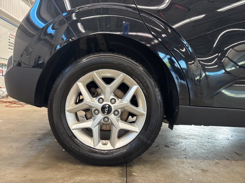 Certified 2022 Kia Soul LX w/ Technology Package FWD image 28