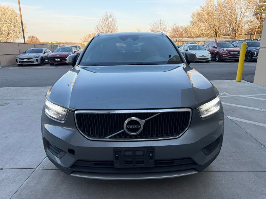 Used 2019 Volvo XC40 T5 Momentum image 9