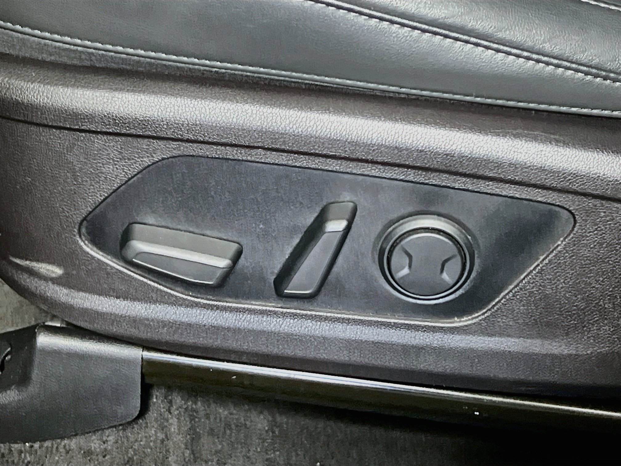 Used 2022 Kia Sorento EX w/ Panoramic Sunroof Package FWD image 15