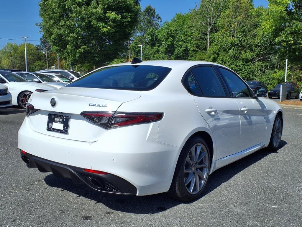 New 2025 Alfa Romeo Giulia w/ Driving Assist Package RWD image 21