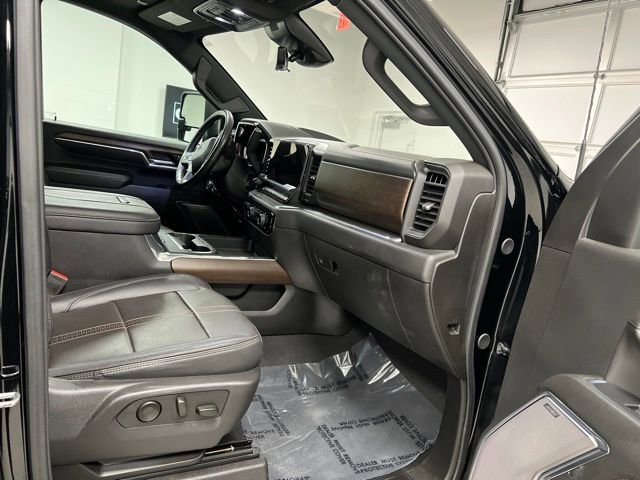 Used 2024 Chevrolet Silverado 3500 High Country w/ Technology Package AWD/4WD image 54
