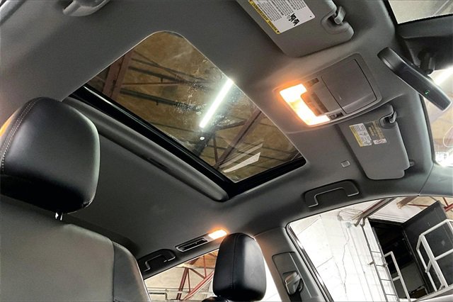 Used 2019 Toyota Highlander XLE image 27