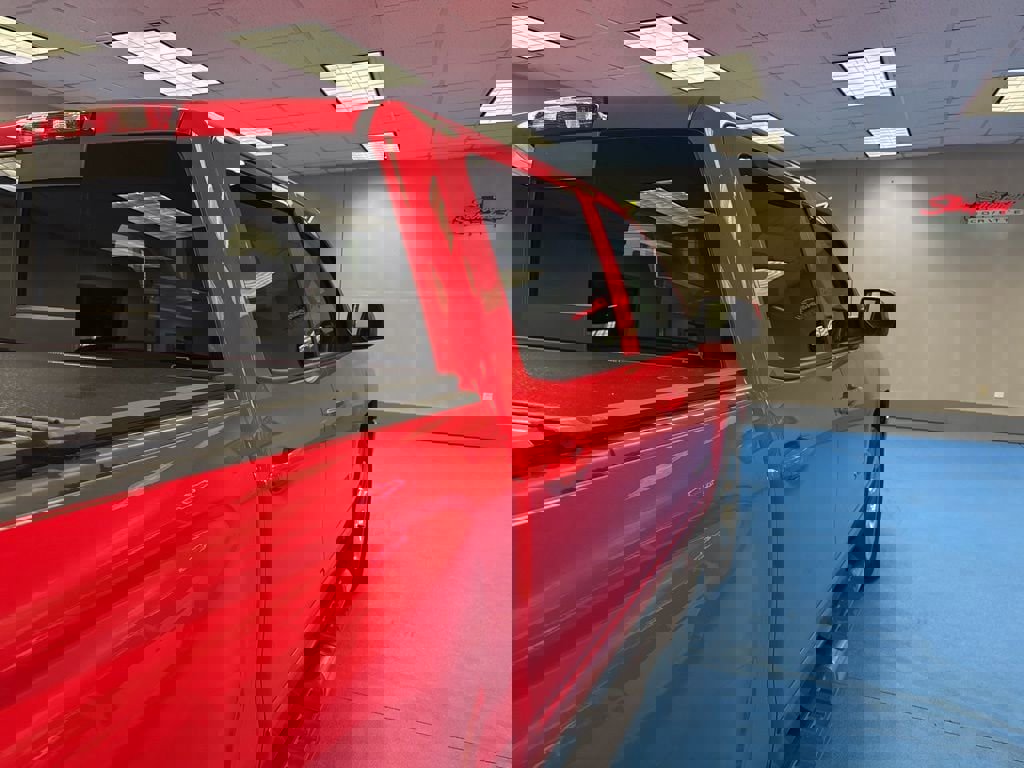 Used 2018 Chevrolet Silverado 1500 LT w/ All Star Edition image 6