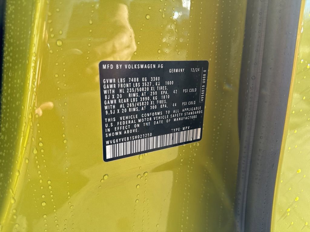 Used 2025 Volkswagen ID. Buzz 1st Edition image 31