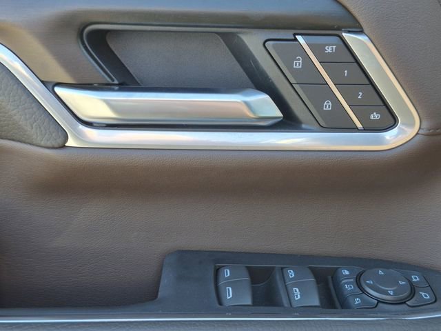 Used 2025 GMC Sierra 3500 Denali w/ Denali Reserve Package image 8