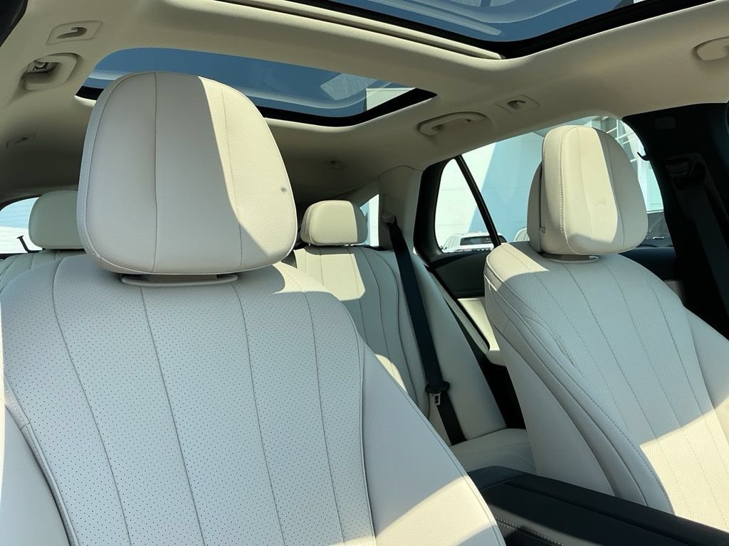 New 2026 Mercedes-Benz E 450 4MATIC All-Terrain Wagon image 17