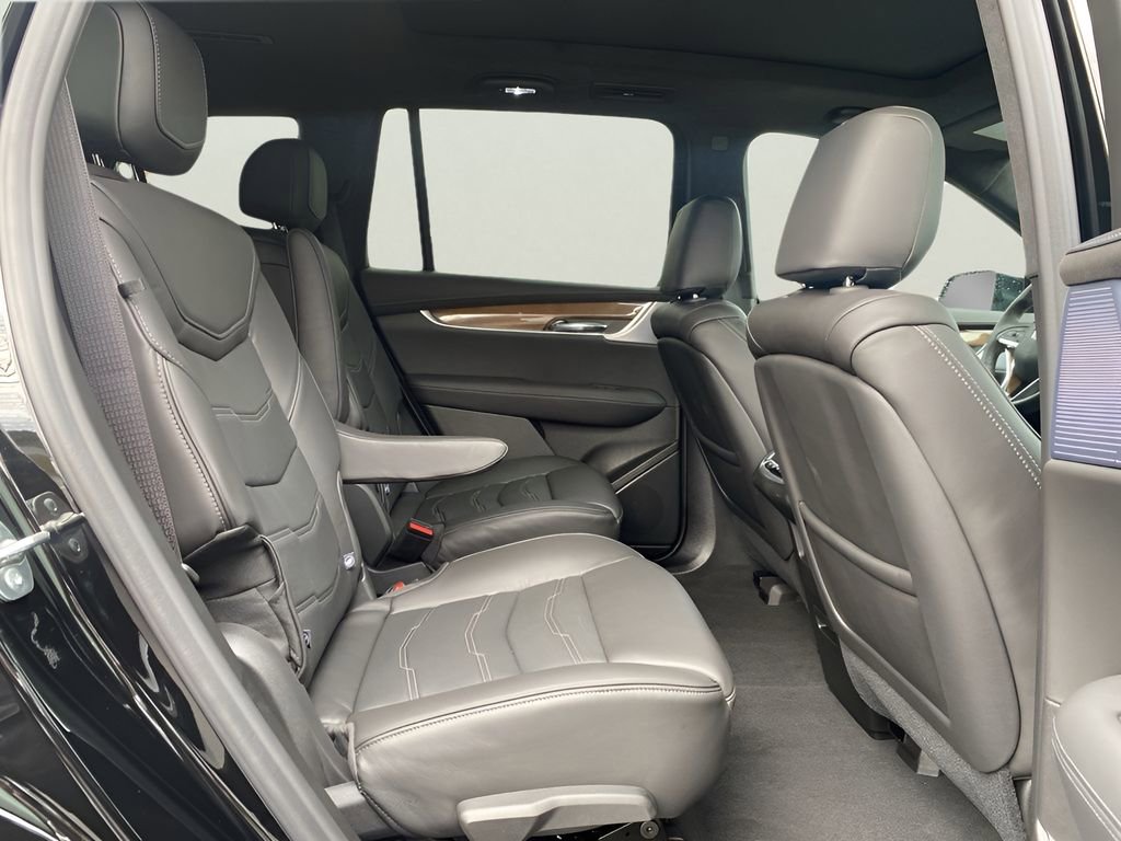Used 2025 Cadillac XT6 Sport w/ Platinum Package image 19