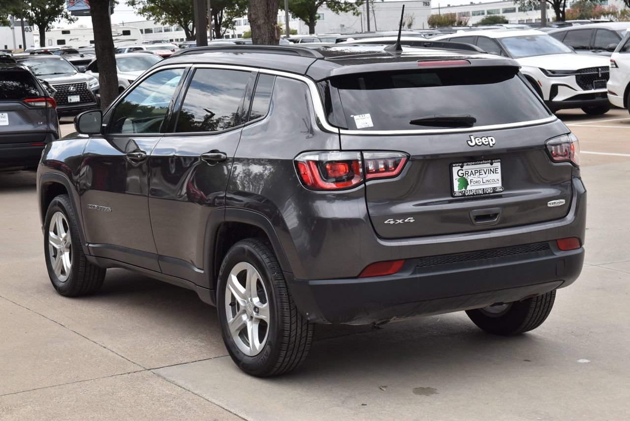 Used 2024 Jeep Compass Latitude AWD/4WD image 10