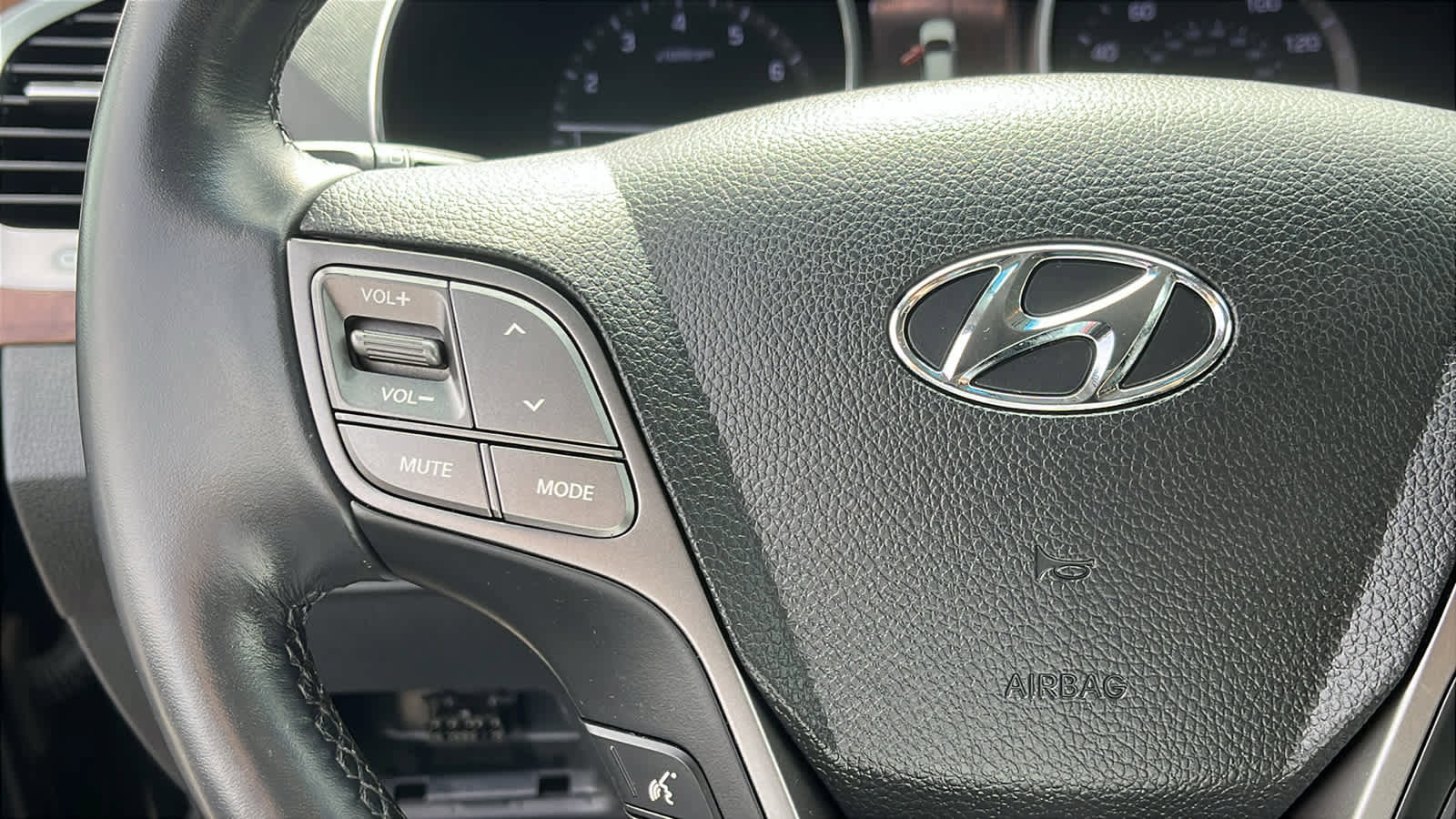 Used 2017 Hyundai Santa Fe AWD w/ SE Ultimate Tech Package 03 image 12