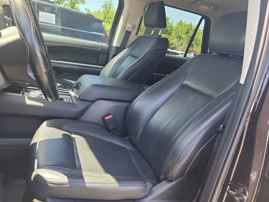 Used 2023 Ford Expedition XLT image 19