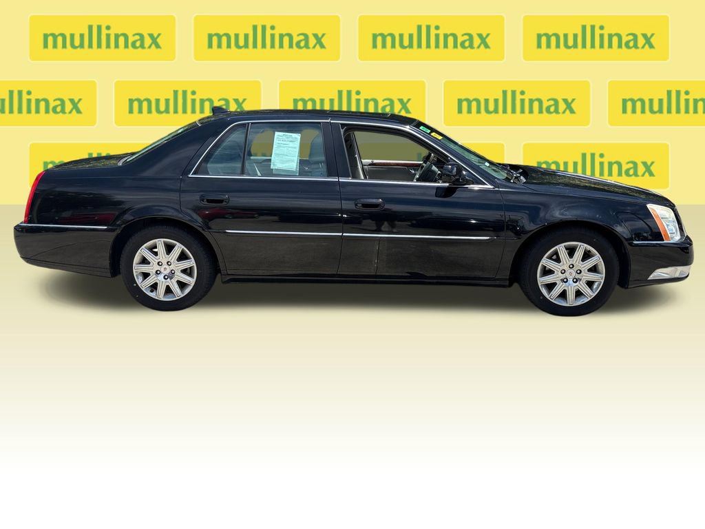 Used 2011 Cadillac DTS Premium w/ Driver Awareness Package FWD image 2