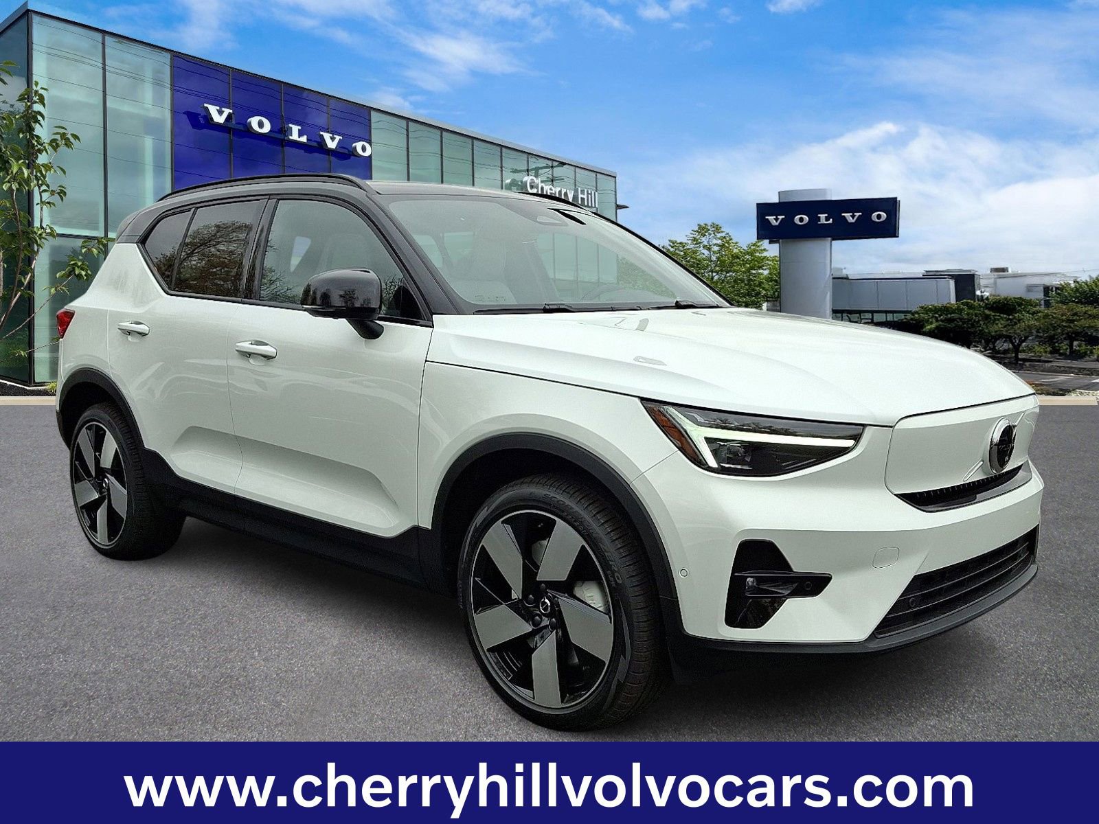 New 2026 Volvo EX40 Plus w/ Climate Package image 1