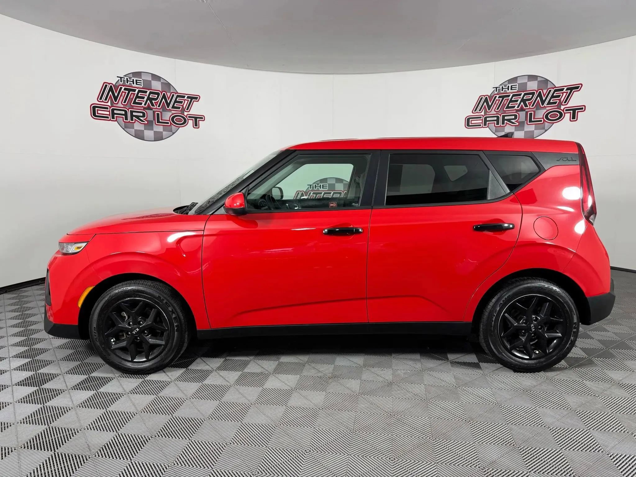 Used 2020 Kia Soul S FWD image 4