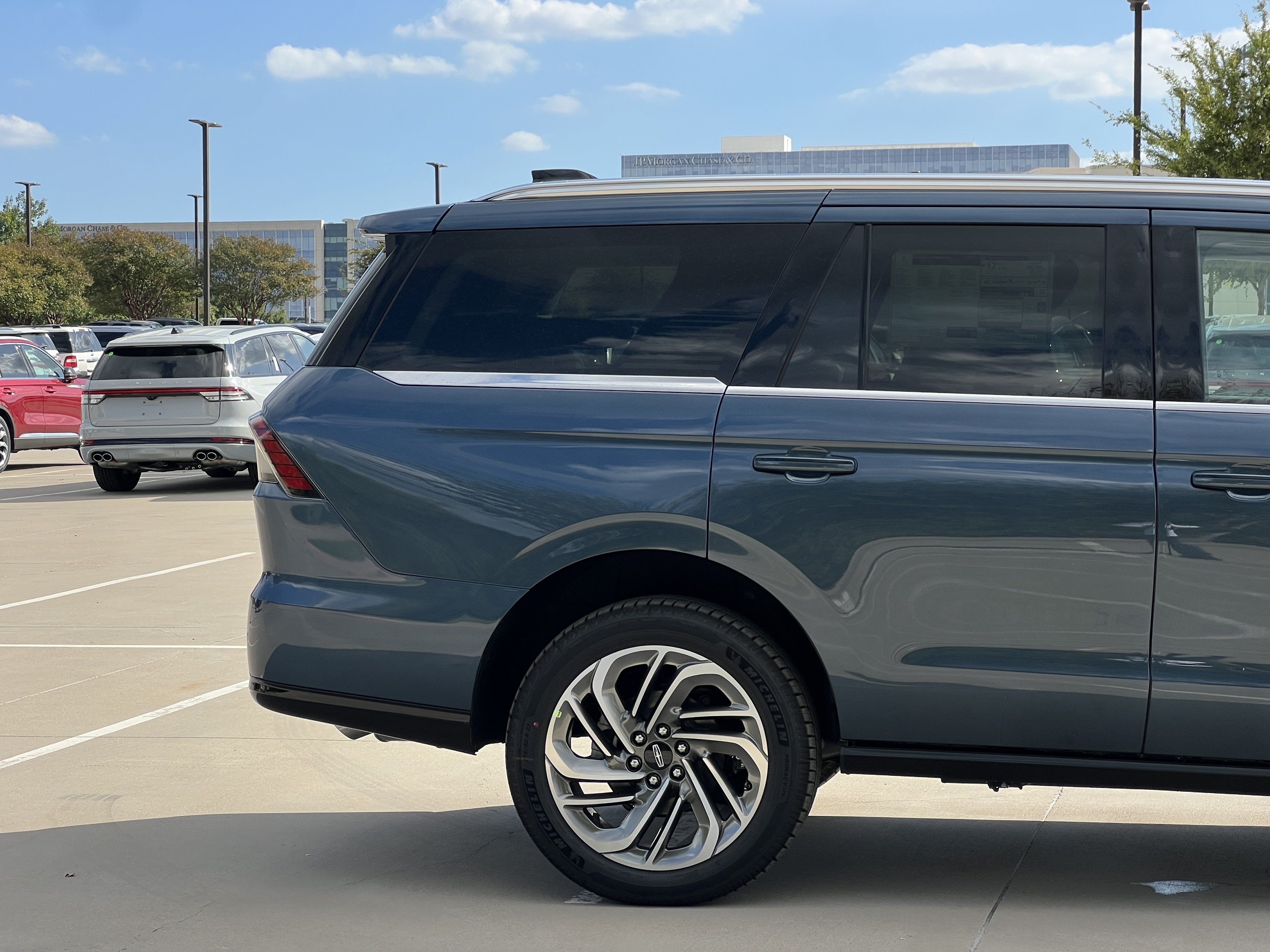 New 2027 Lincoln Navigator Reserve AWD/4WD image 11