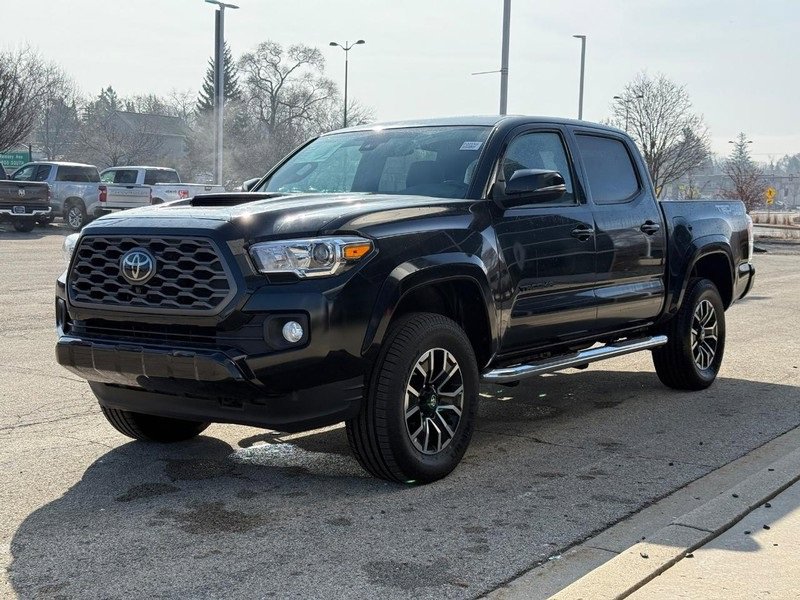 Used 2022 Toyota Tacoma TRD Sport w/ TRD Premium Sport Package image 6