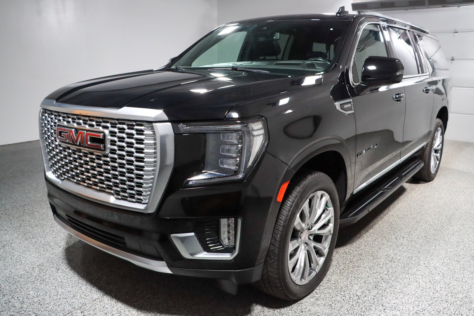 Used 2023 GMC Yukon XL Denali AWD/4WD image 37