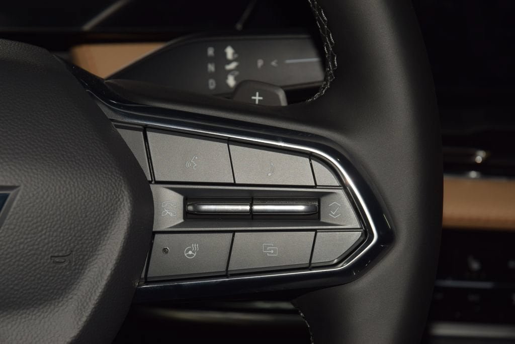 New 2027 Chevrolet Equinox ACTIV w/ Safety and Technology Package FWD image 39