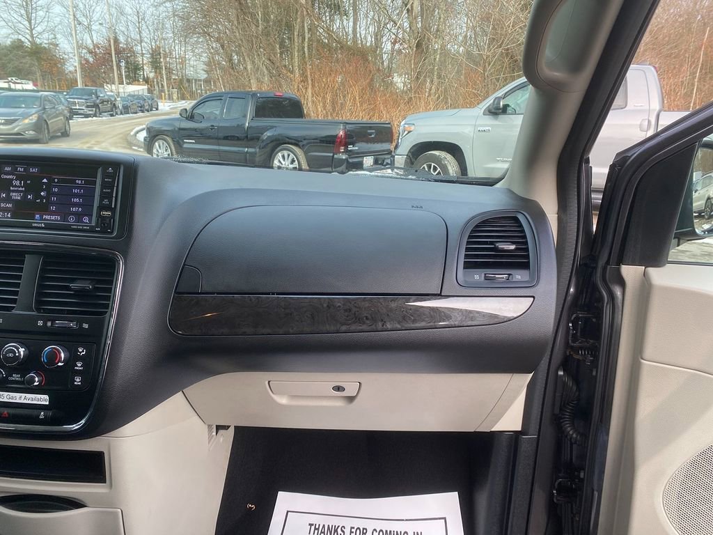 Used 2018 Dodge Grand Caravan SE w/ UConnect Hands-Free Group FWD image 29