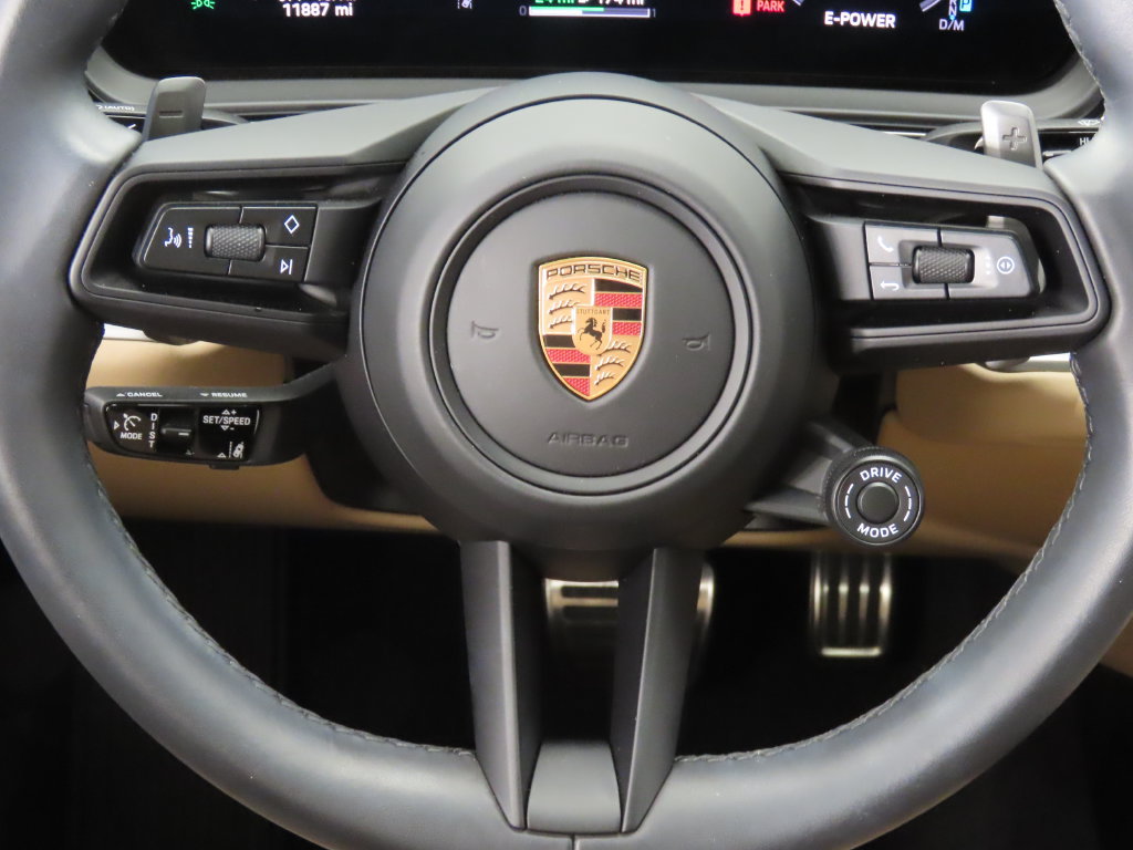 Certified 2025 Porsche Cayenne S AWD/4WD image 20