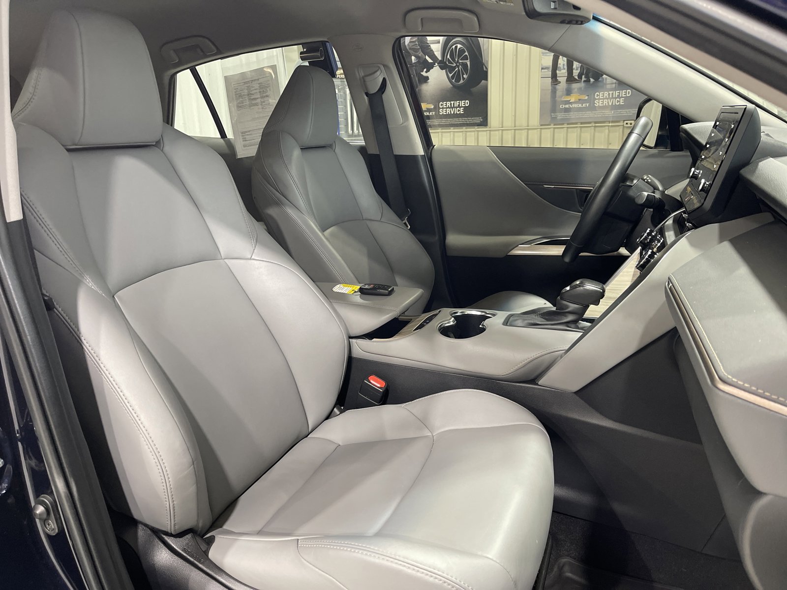 Used 2022 Toyota Venza XLE AWD/4WD image 19