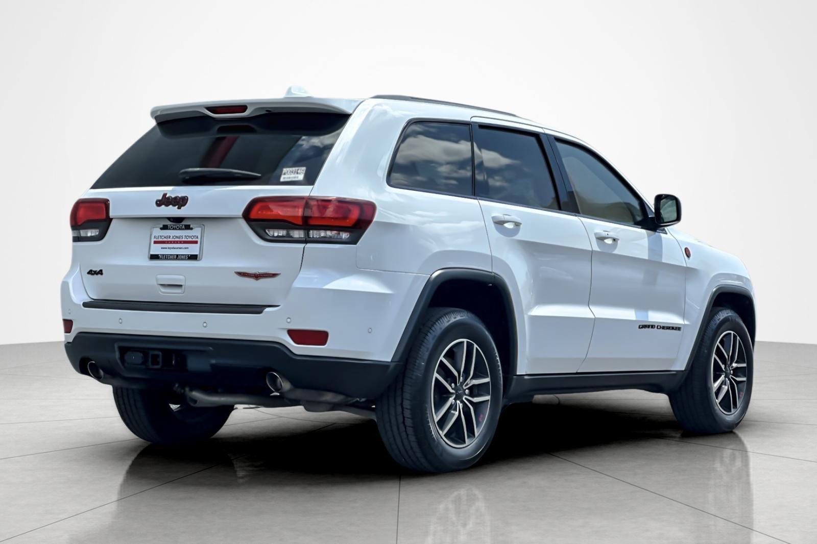 Used 2019 Jeep Grand Cherokee Trailhawk AWD/4WD image 5