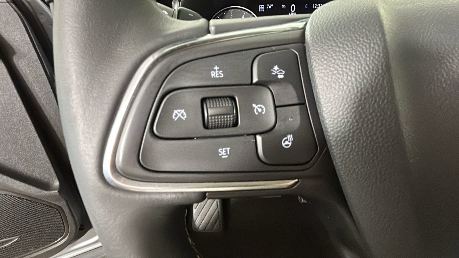 Used 2023 Buick Envision Essence AWD/4WD image 18