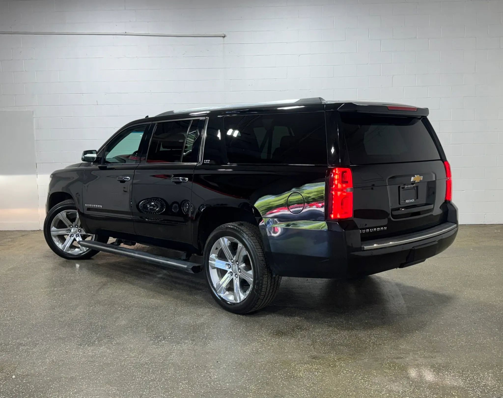 Used 2016 Chevrolet Suburban LTZ AWD/4WD image 5