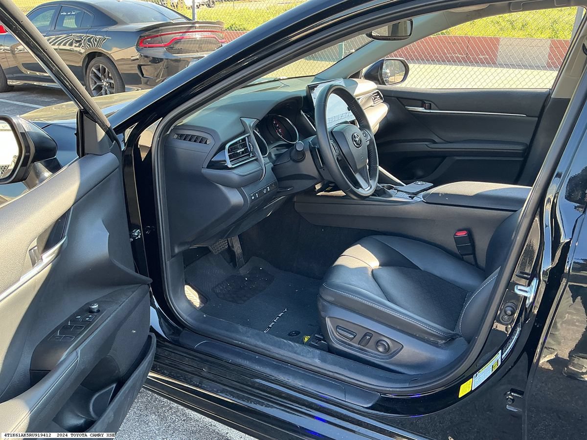Used 2024 Toyota Camry XSE FWD image 8