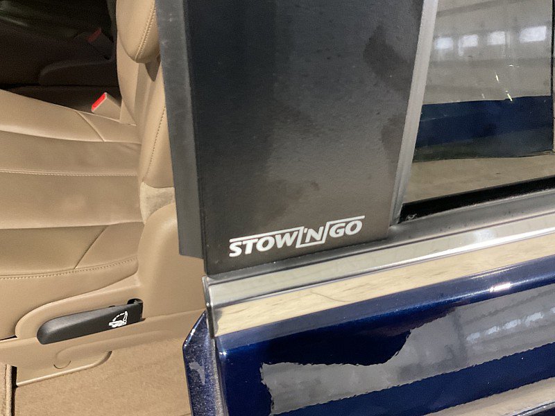 Used 2014 Chrysler Town & Country Limited w/ Luxury Group image 11