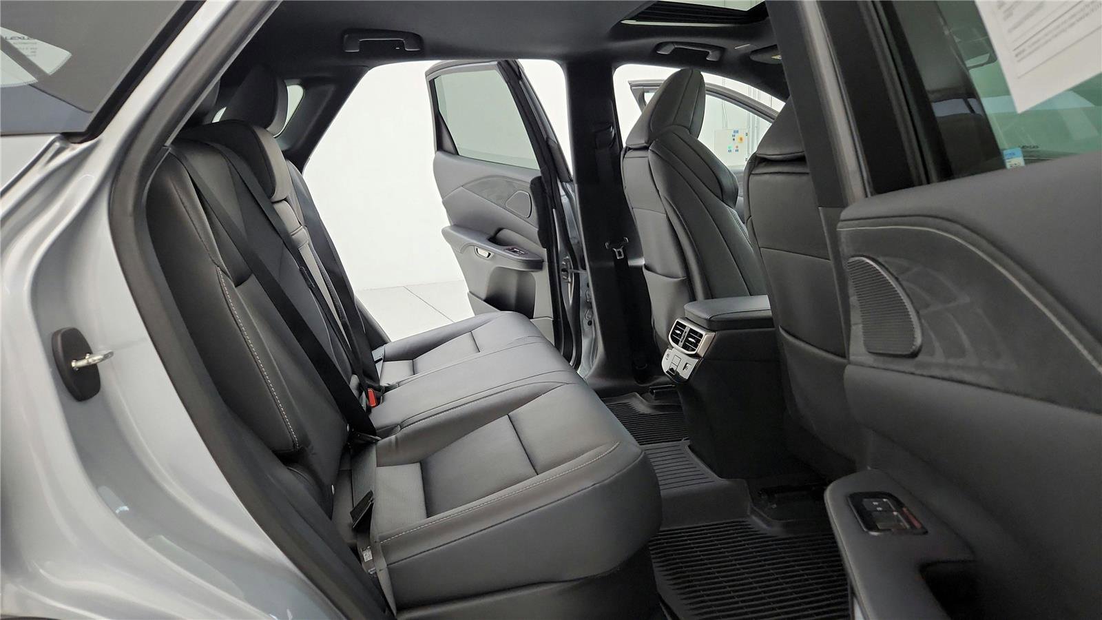 Used 2023 Lexus RX 350 F Sport w/ Accessory Package AWD/4WD image 15