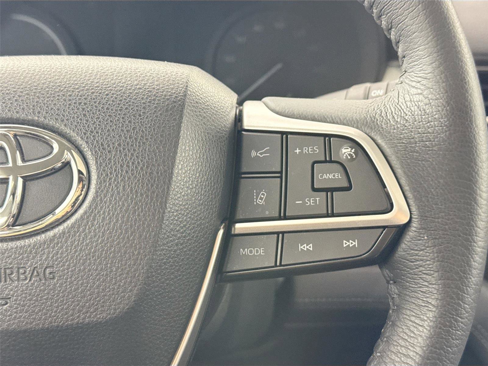 Certified 2023 Toyota Sienna XLE image 18