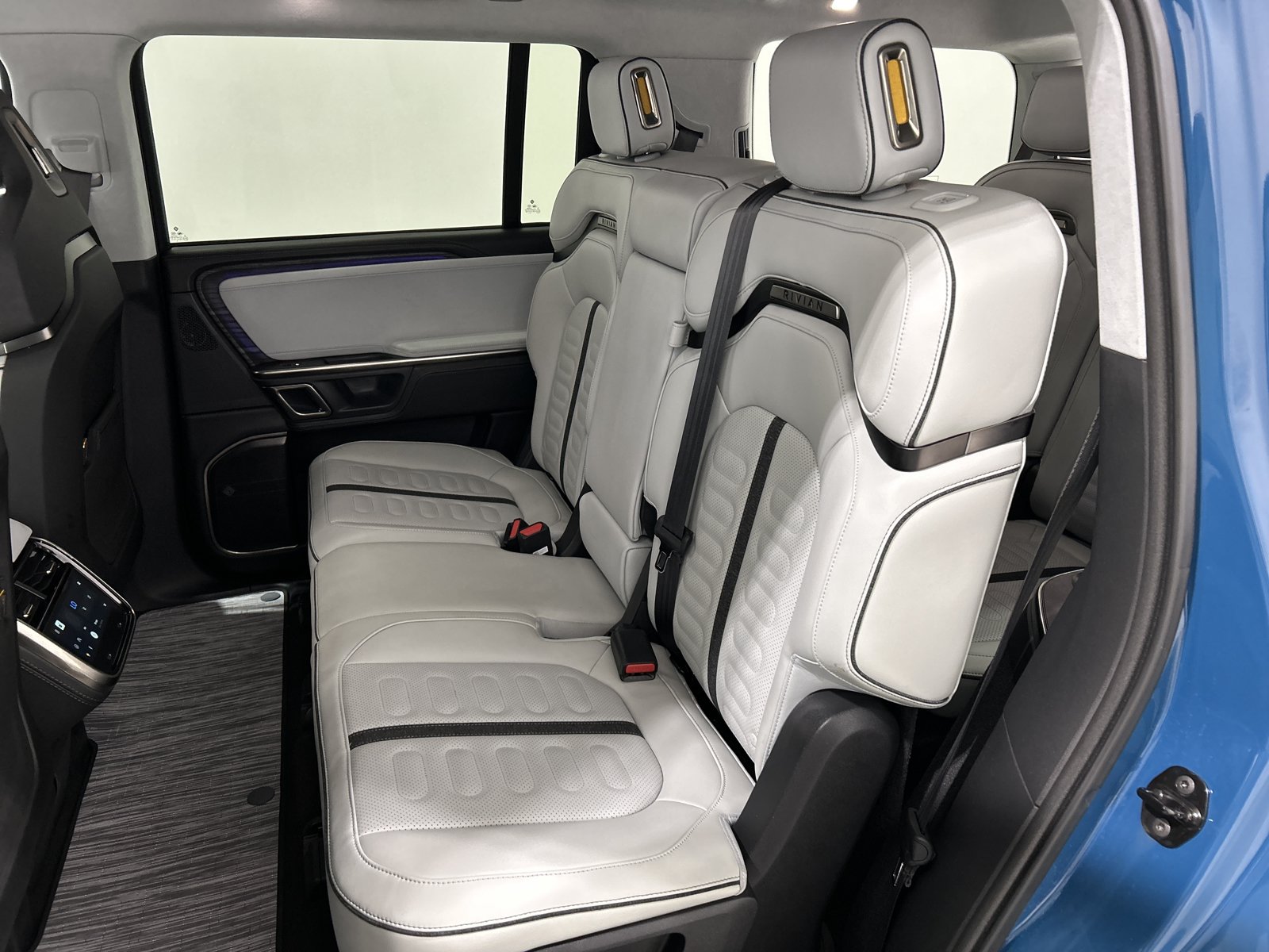 Used 2024 Rivian R1S Adventure AWD/4WD image 21