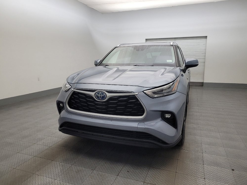 Used 2020 Toyota Highlander XLE AWD/4WD image 15