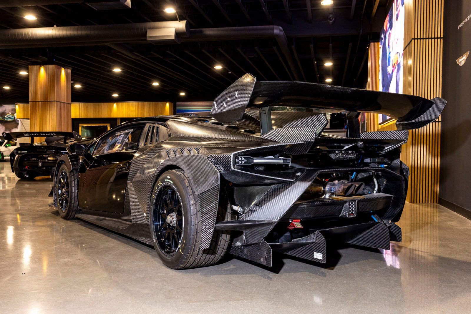 Used 2023 Lamborghini Huracan EVO image 5