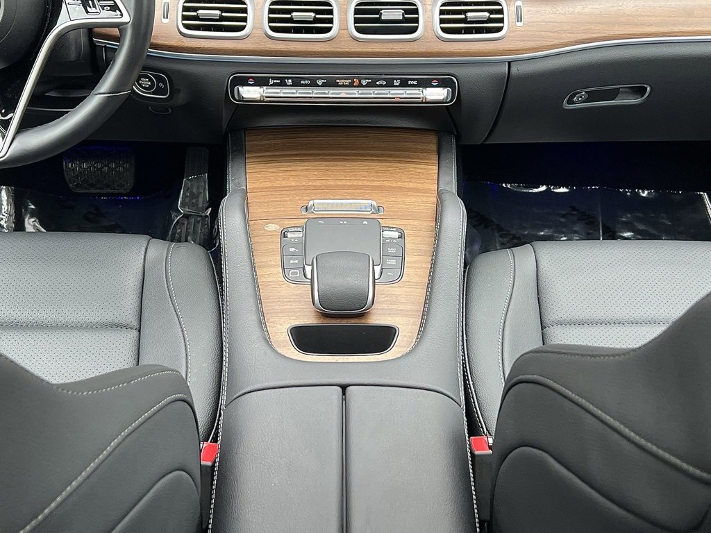 Used 2025 Mercedes-Benz GLE 350 4MATIC w/ Winter Package image 43