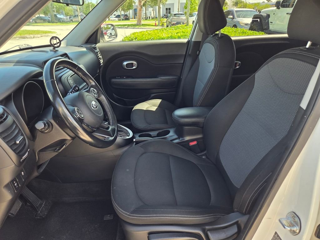 Used 2017 Kia Soul + w/ Designer's Package FWD image 11
