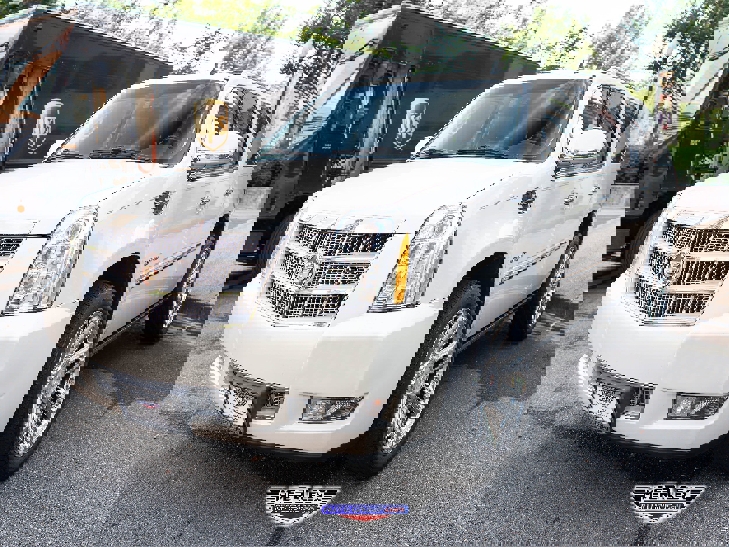 Used 2013 Cadillac Escalade Platinum image 3