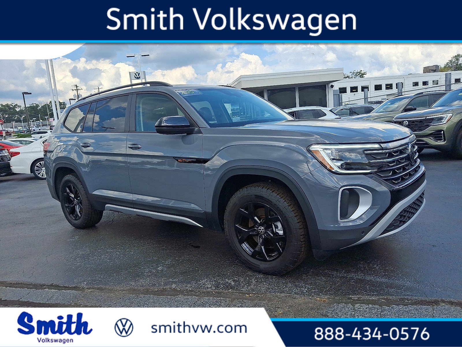 Certified 2025 Volkswagen Atlas Peak Edition SE image 1