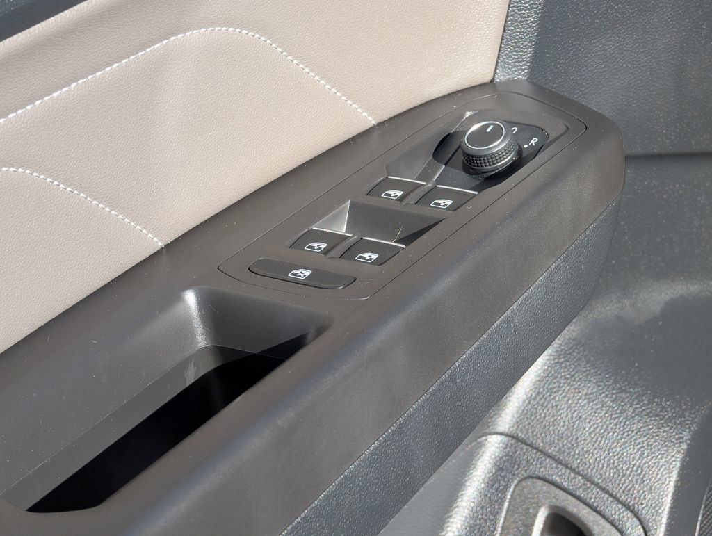 Used 2022 Volkswagen Atlas Cross Sport SEL image 23