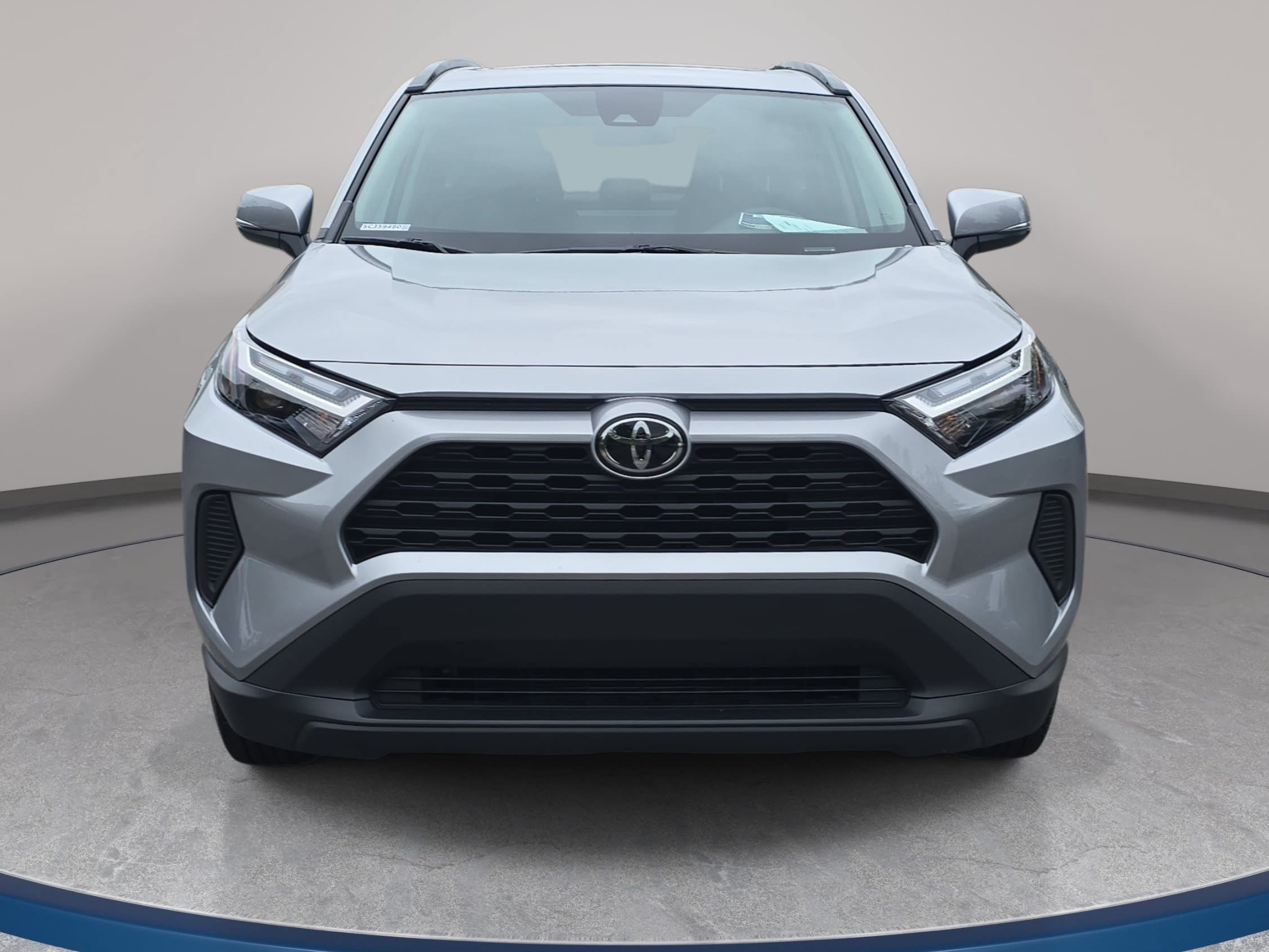 Used 2025 Toyota RAV4 XLE w/ Convenience Package FWD image 2