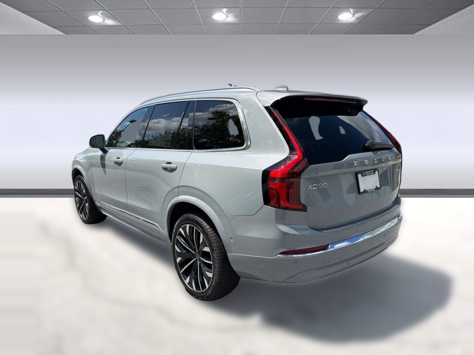 New 2026 Volvo XC90 B6 Plus w/ Protection Package Premier AWD/4WD image 3