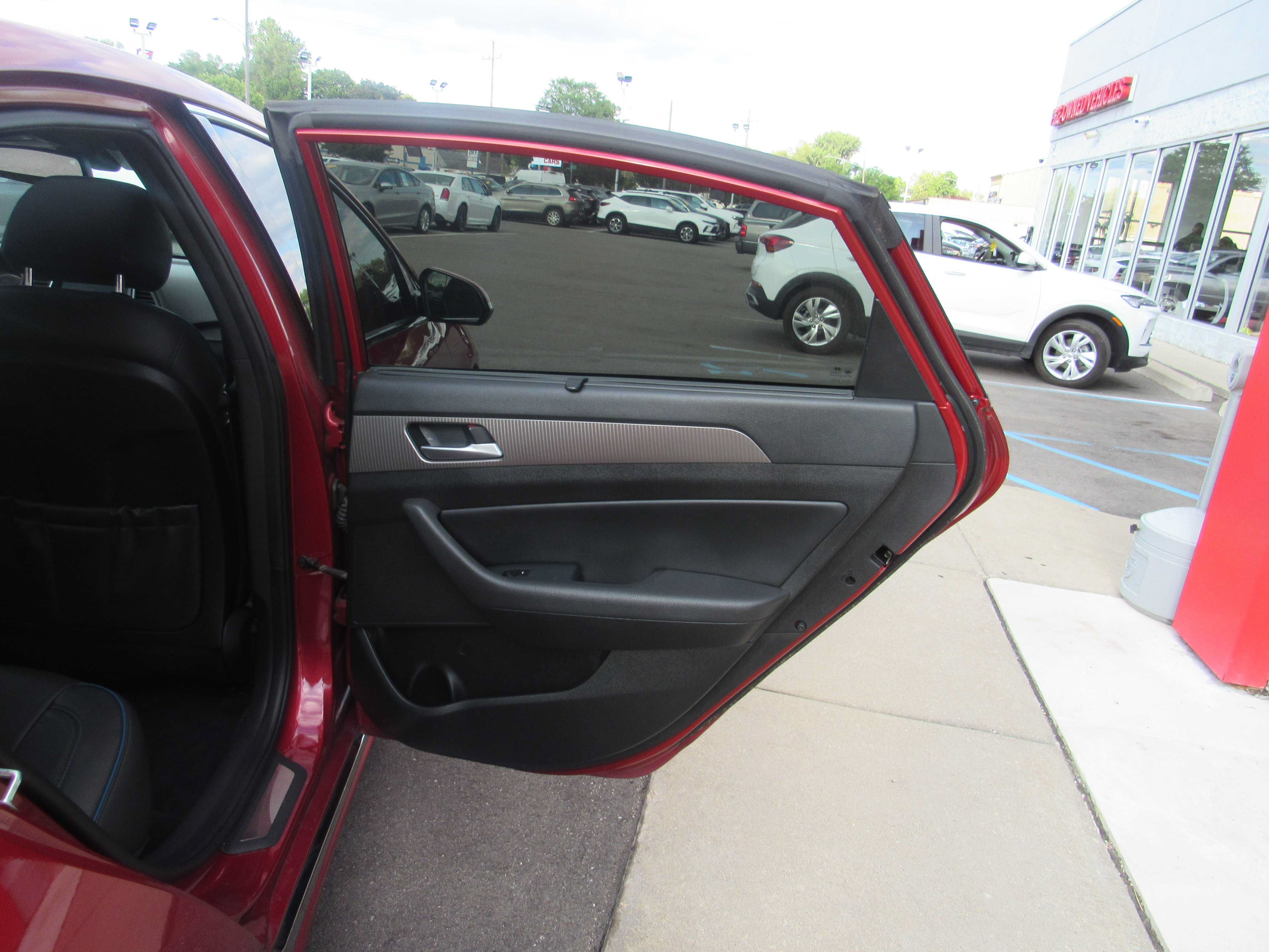 Used 2018 Hyundai Sonata Limited FWD image 14