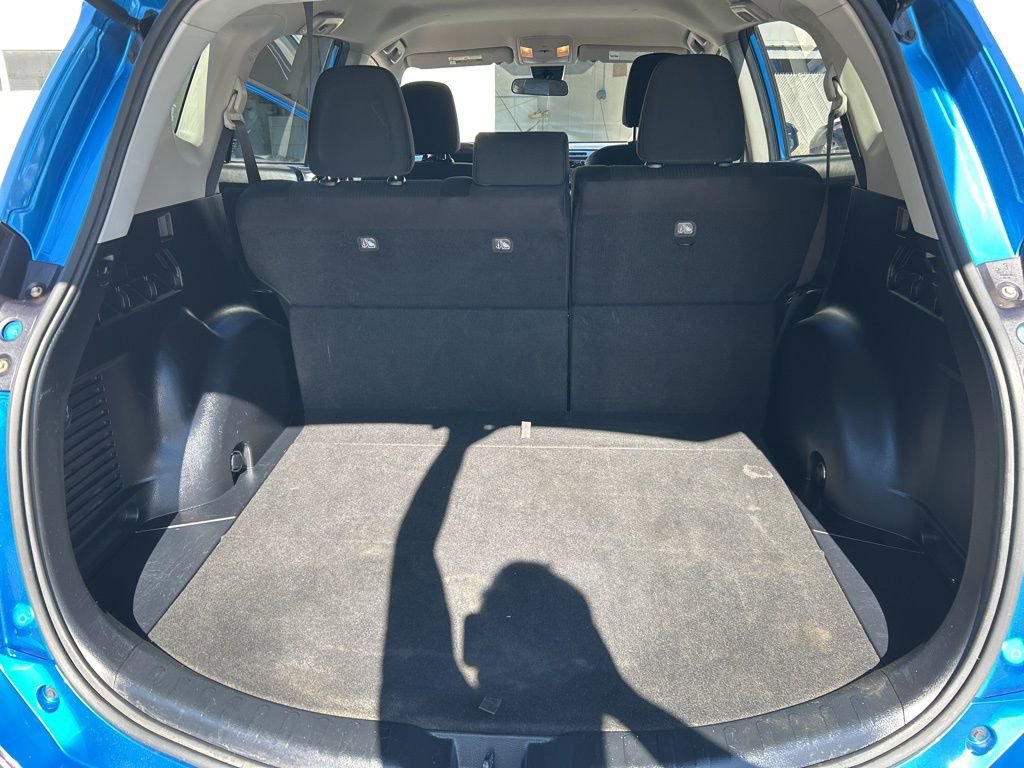 Used 2018 Toyota RAV4 LE w/ All Weather Liner Package image 23