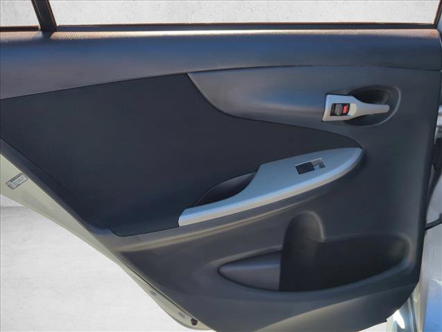 Used 2012 Toyota Corolla S image 20