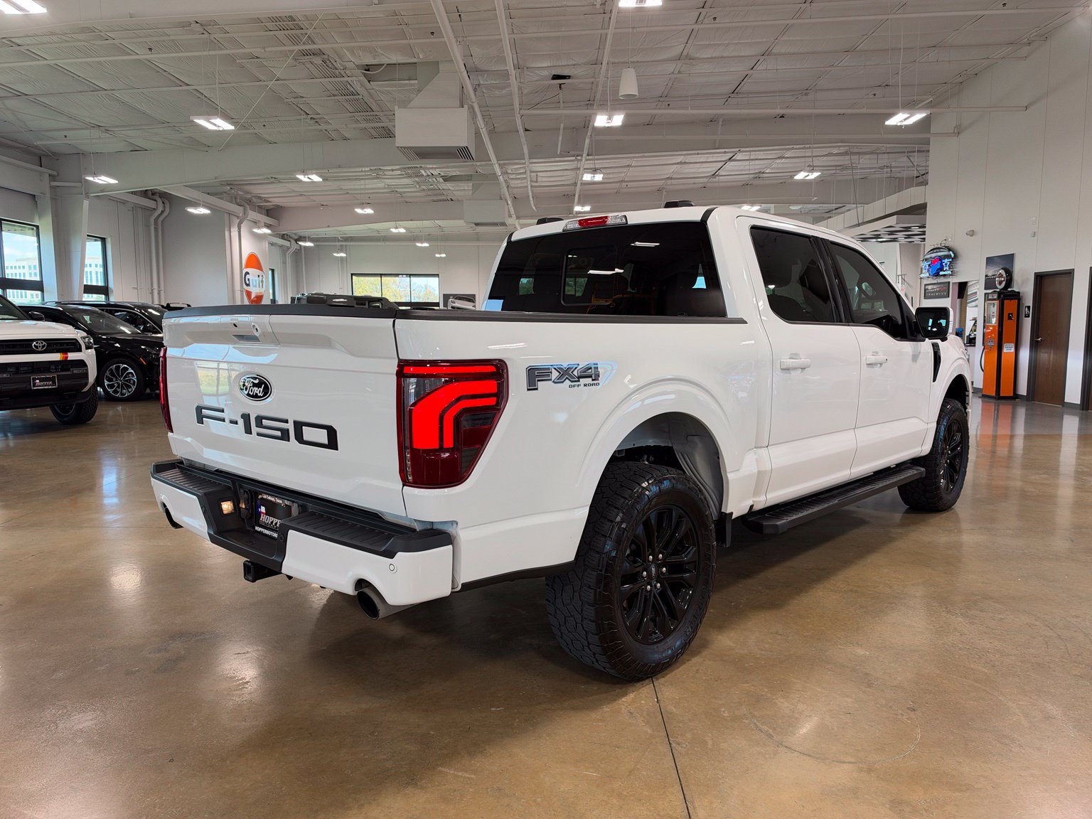 Used 2024 Ford F150 Lariat w/ FX4 Off-Road Package AWD/4WD image 8