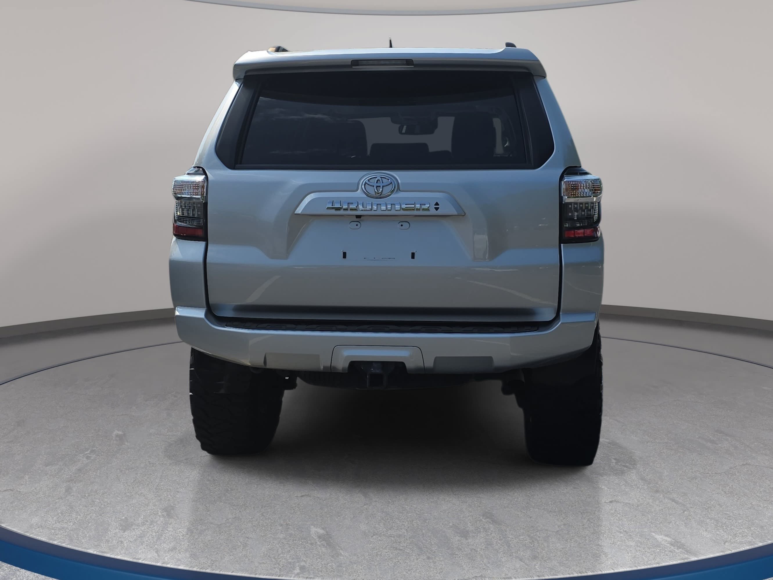 Used 2022 Toyota 4Runner SR5 Premium w/ Moonroof Package AWD/4WD image 6