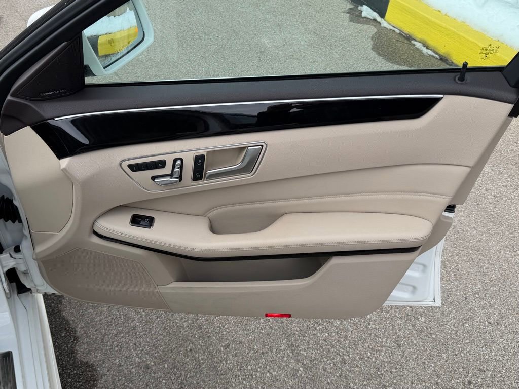 Used 2014 Mercedes-Benz E 350 Sedan image 31
