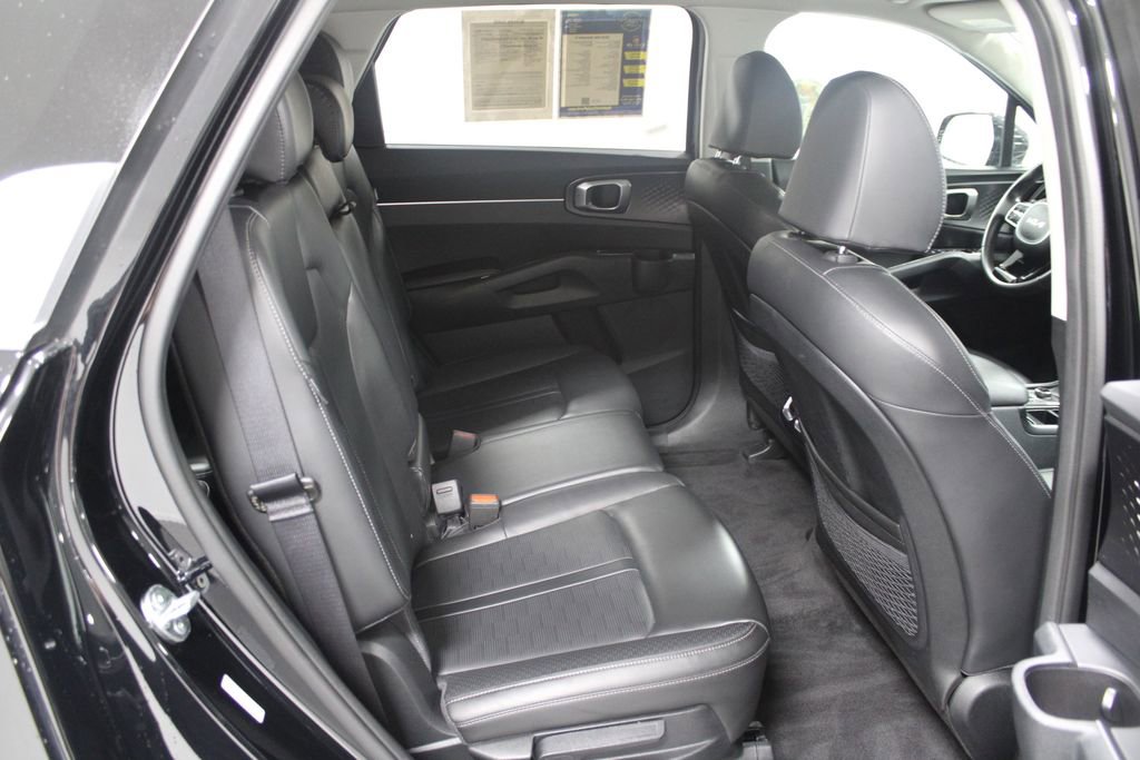 Used 2024 Kia Sorento S image 29