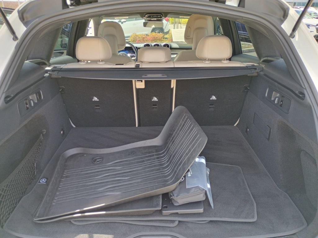 Used 2025 Mercedes-Benz GLC 300 image 18