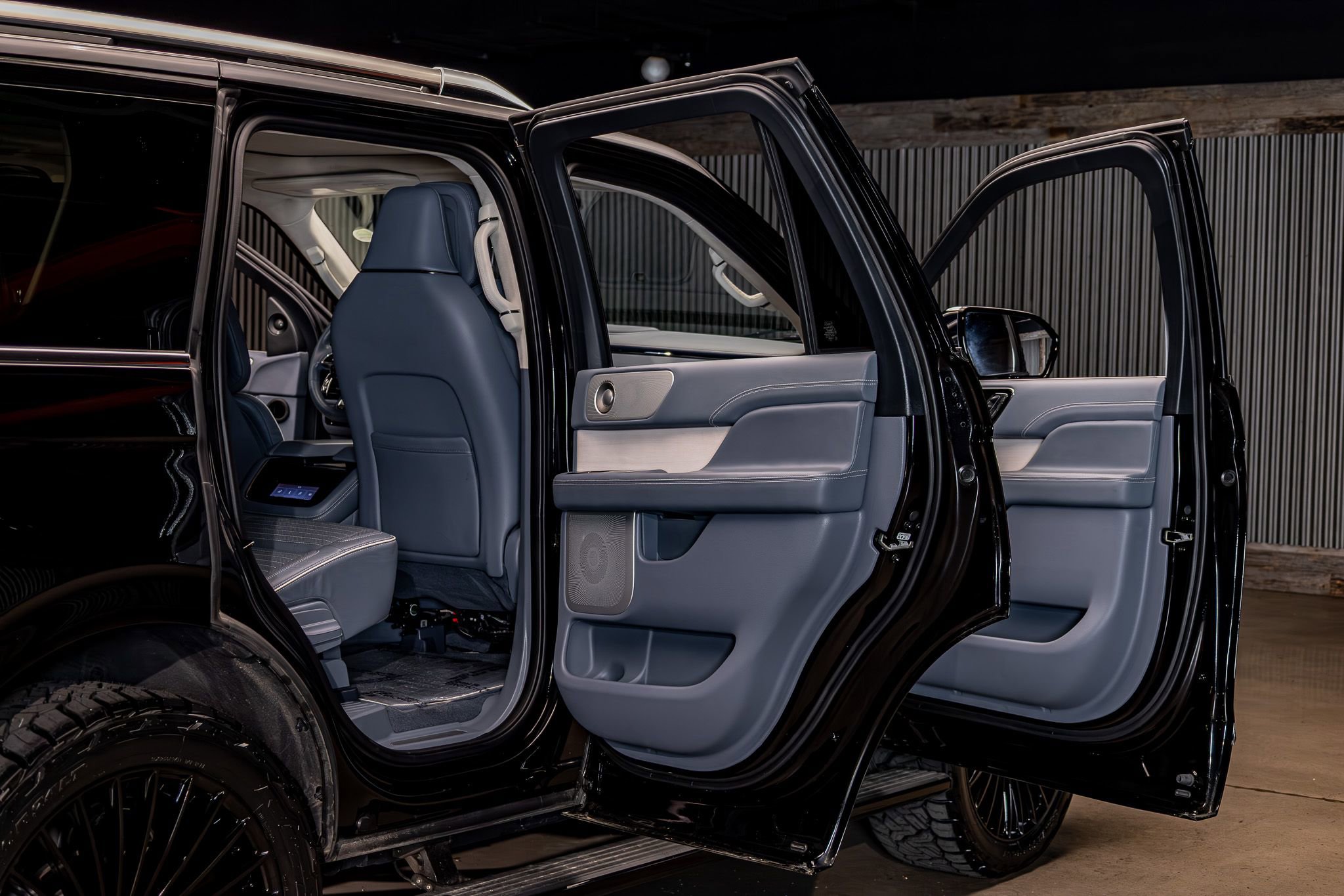 Used 2024 Lincoln Navigator Black Label image 31